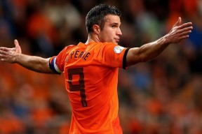 “电动冲浪：马鞍山赛场极速与环保并行，观众热血沸腾”