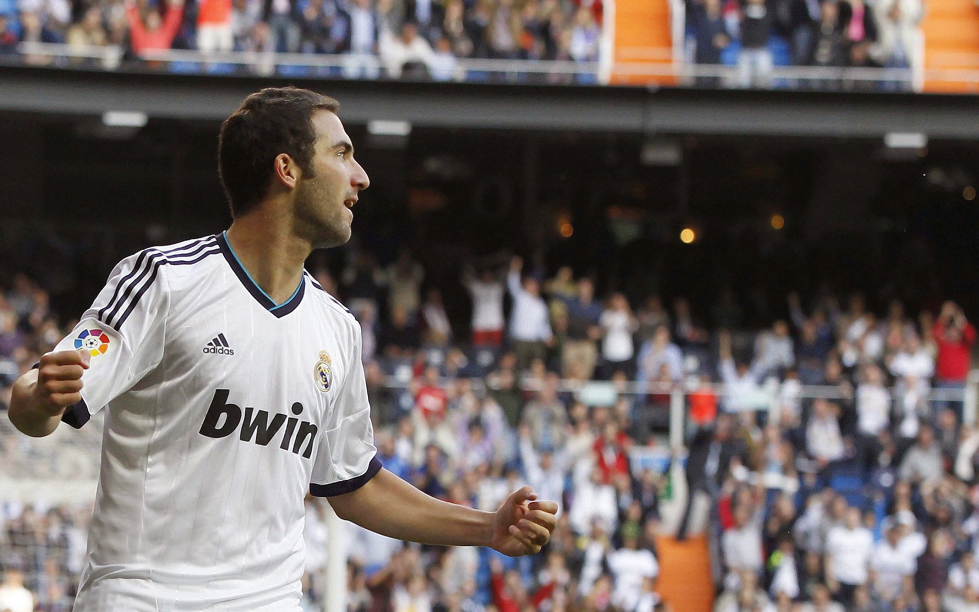 “热刺强攻难掩阿仙奴的闪电反击”